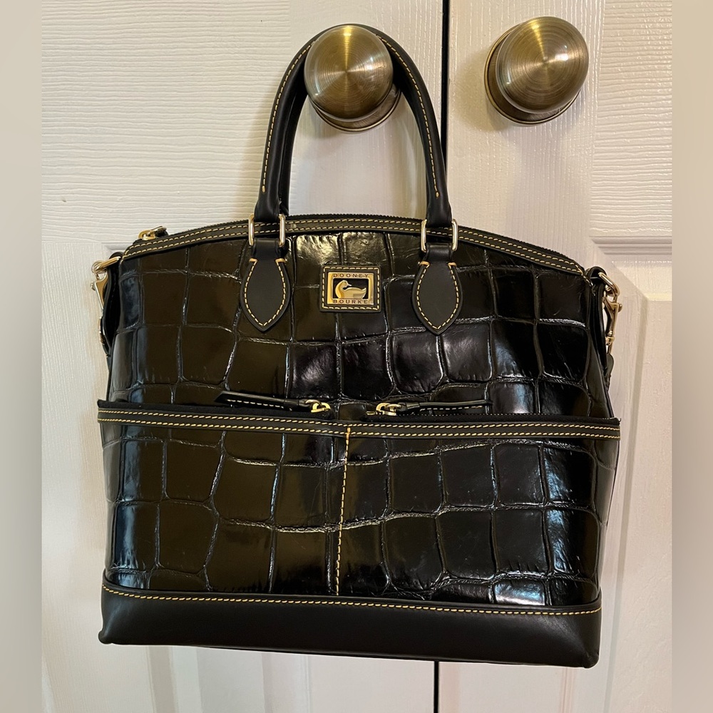 Dooney & Bourke handbag - Picture 2 of 15